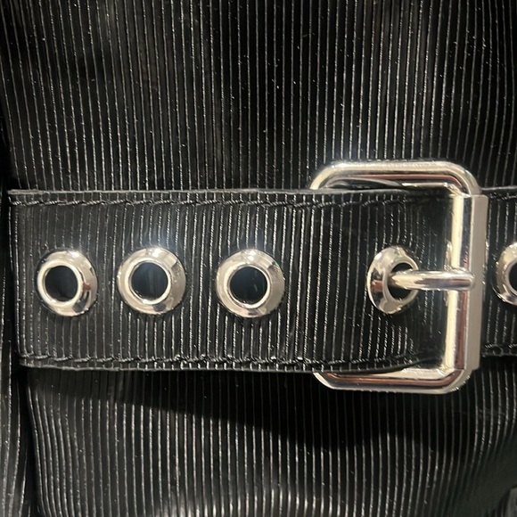 Naz faux bucket shoulder bag made in EGYPT.  Black with silver hardware NWOT - Picture 3 of 14